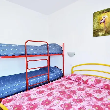 Decent In With A Terrace Apartment